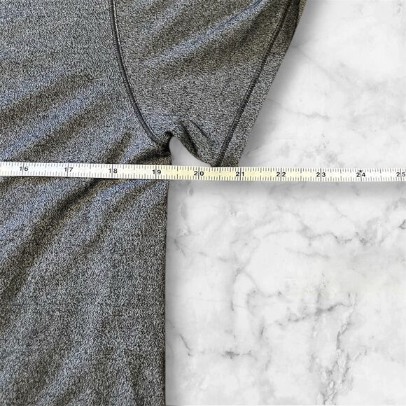 Lululemon Fall In Place Short Sleeve Heathered Black Gray T-shirt Women’s Size 8 - Picture 3 of 6